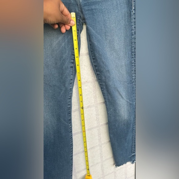 MOTHER Classic Blue Jeans The Looker Ankle Jeans in We The Animals
MOTHER - Picture 15 of 15